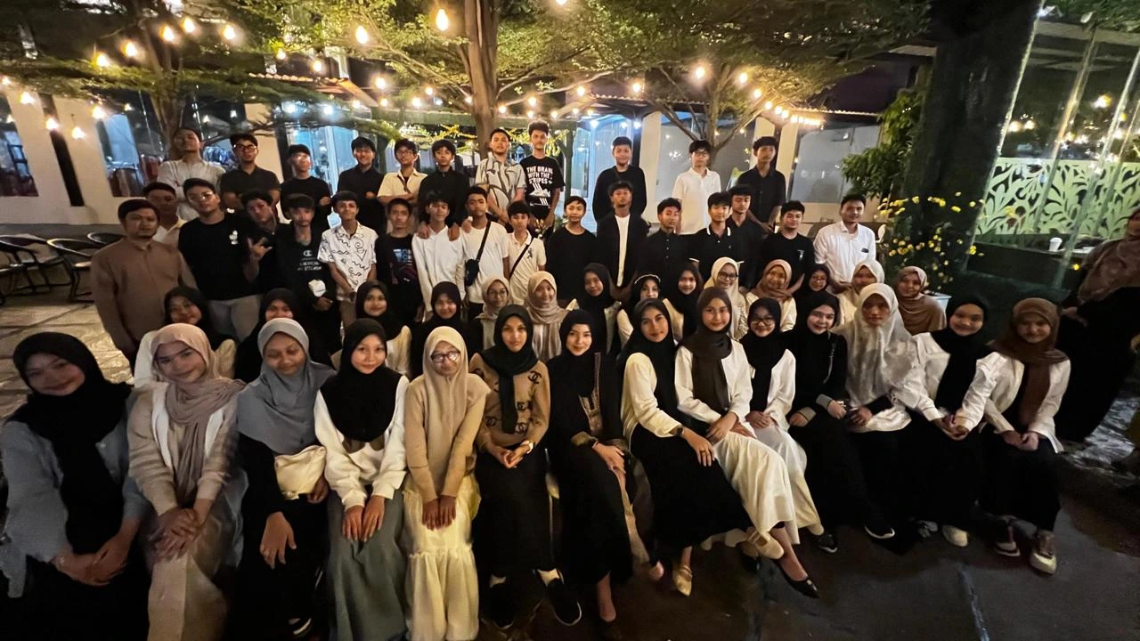 Kegiatan Buka Puasa Bersama Angkatan IX SMPIT Nur Hikmah