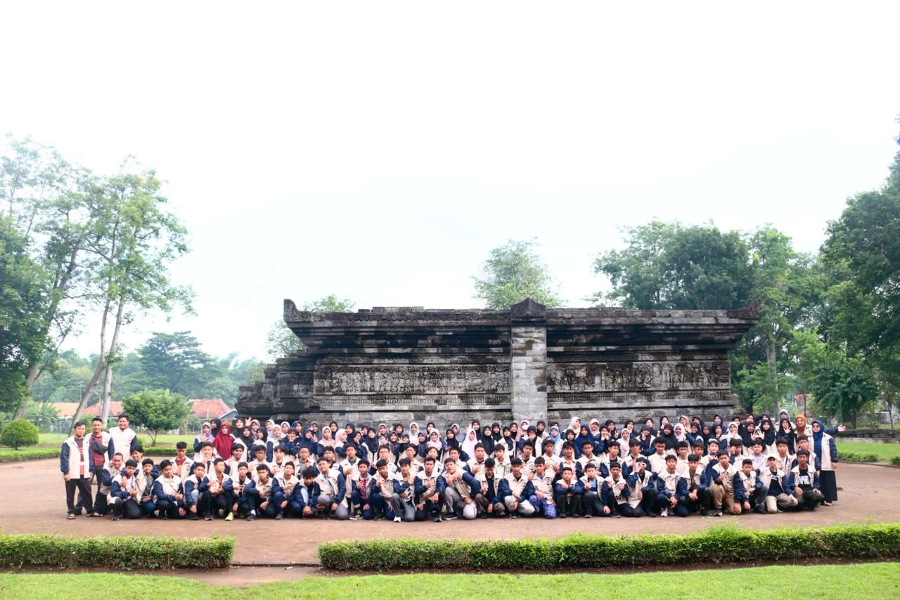Kegiatan English Camp Angkatan IX SMPIT Nur Hikmah